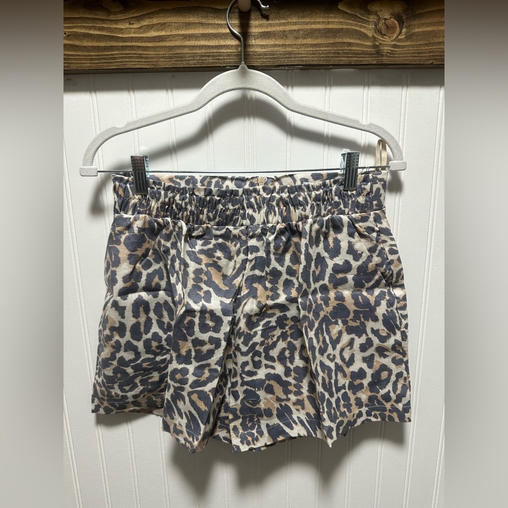 Rumer the Label Amaya 100% Linen Women's Cheetah Print Shorts sz Large NWT